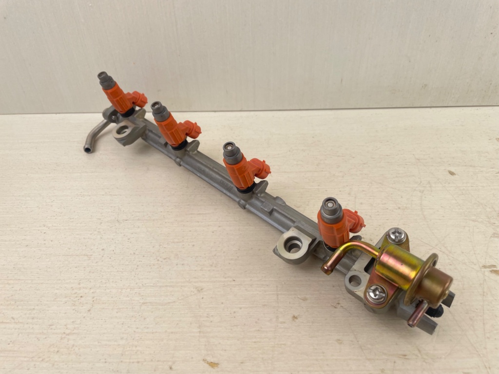 2007 Yamaha 115HP 4 Stroke Outboard Fuel Injector Set W/ Pipe 68V-13160-00-00