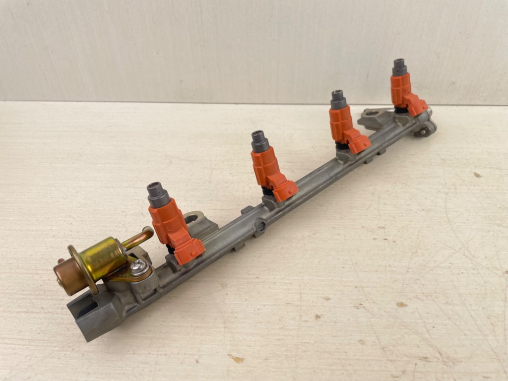 2007 Yamaha 115HP 4 Stroke Outboard Fuel Injector Set W/ Pipe 68V-13160-00-00