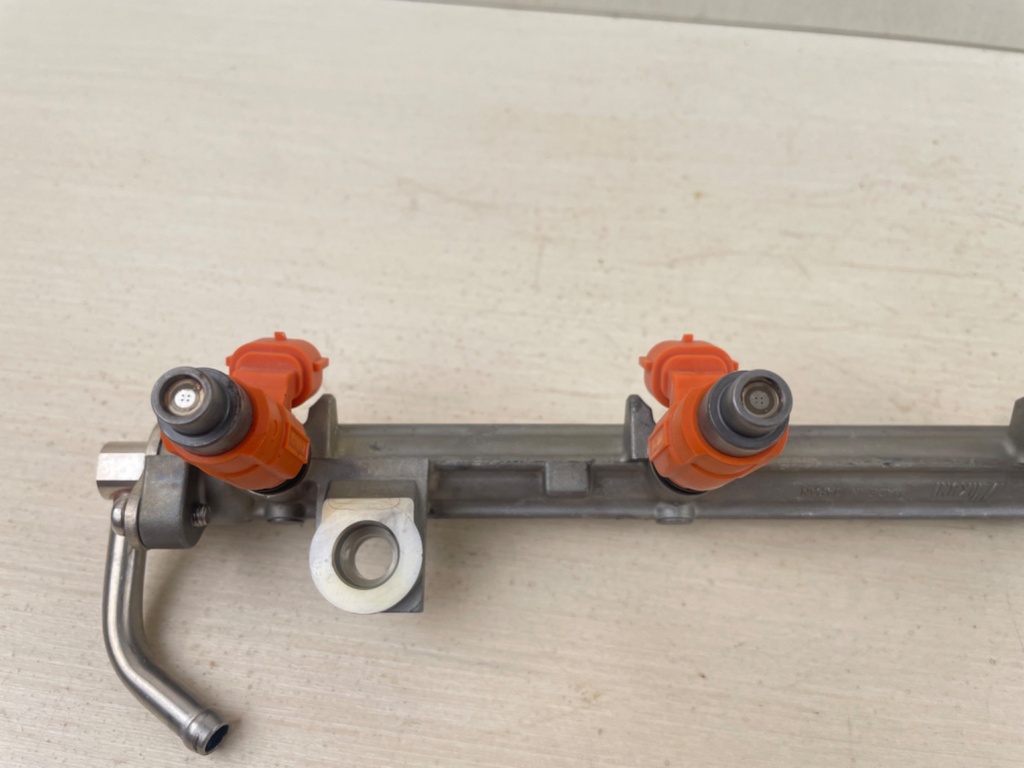 2007 Yamaha 115HP 4 Stroke Outboard Fuel Injector Set W/ Pipe 68V-13160-00-00