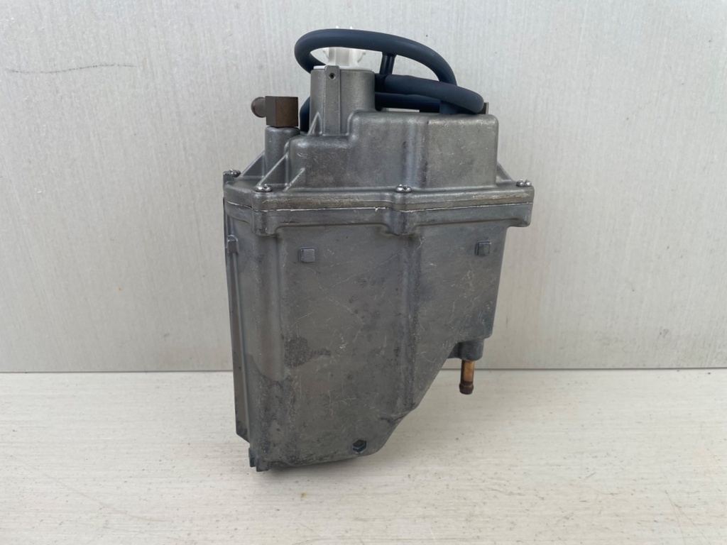 2007 Yamaha 115HP 4 Stroke Outboard VST Float Chamber Assembly 68V-14180-02-00