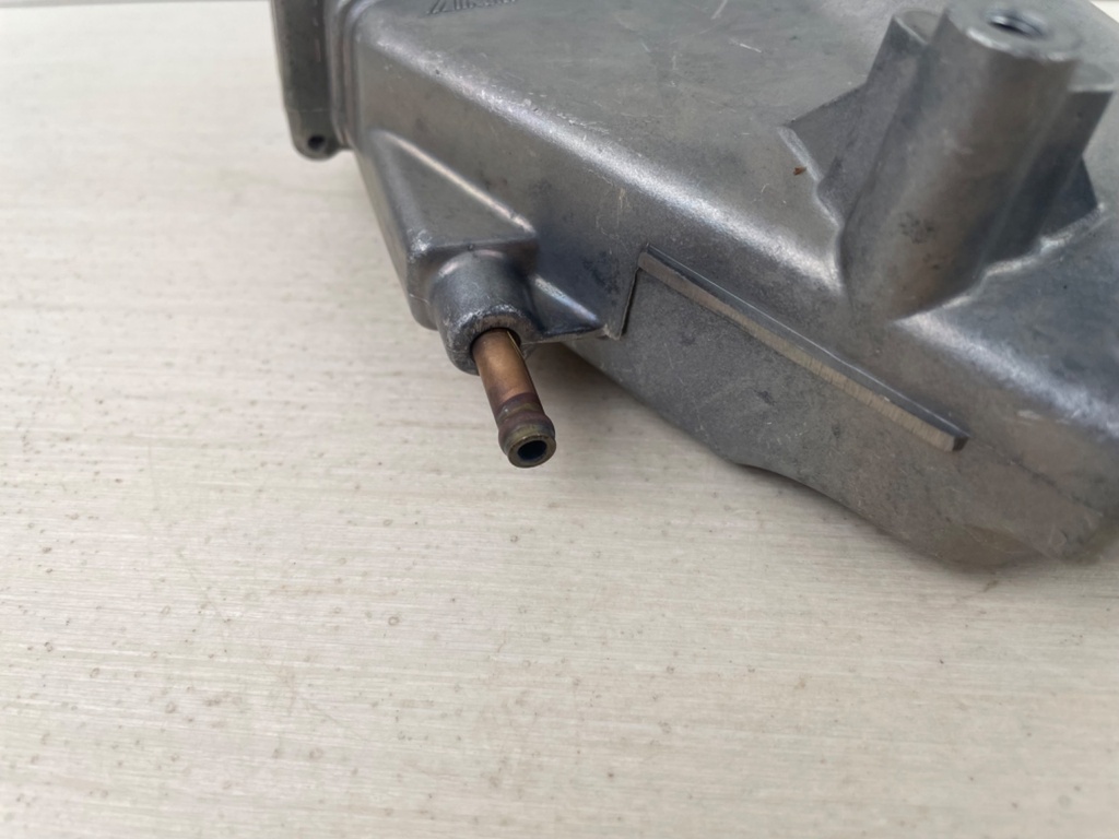 2007 Yamaha 115HP 4 Stroke Outboard VST Float Chamber Assembly 68V-14180-02-00