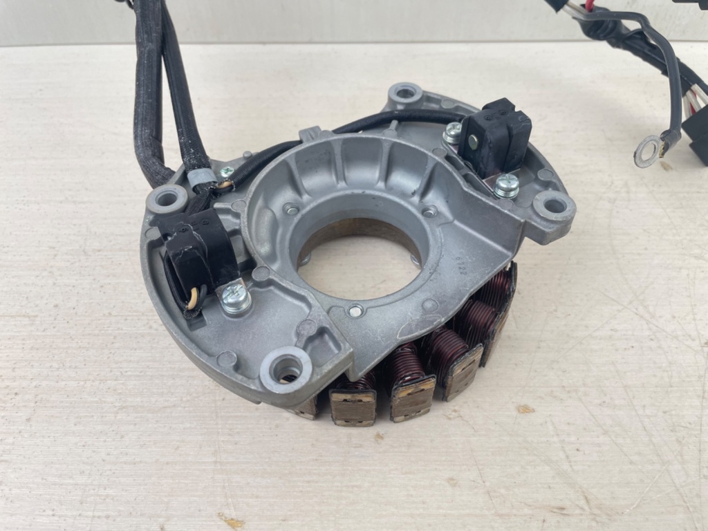 Yamaha 115HP 4 Stroke Outboard Stator Base Coil Pulser Assembly 68V-81460-00-00