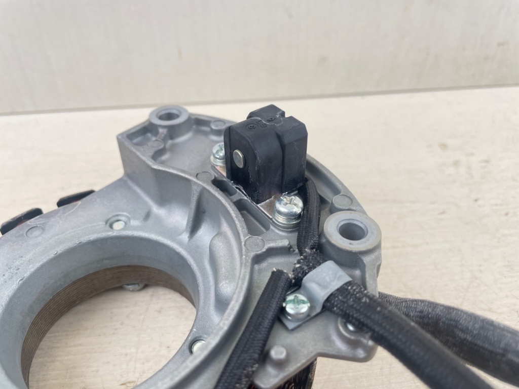 Yamaha 115HP 4 Stroke Outboard Stator Base Coil Pulser Assembly 68V-81460-00-00