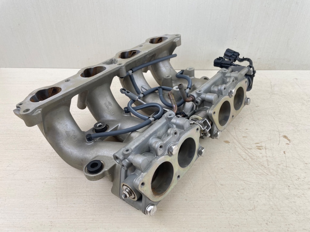 2001-2010 Yamaha 115HP 4 Stroke Outboard Intake Manifold & Throttle Body Setup 