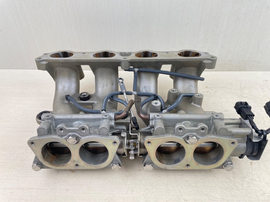 2001-2010 Yamaha 115HP 4 Stroke Outboard Intake Manifold & Throttle Body Setup 