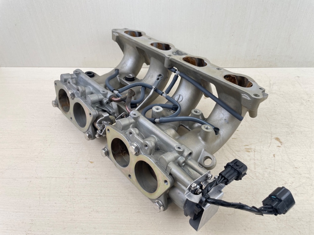 2001-2010 Yamaha 115HP 4 Stroke Outboard Intake Manifold & Throttle Body Setup 