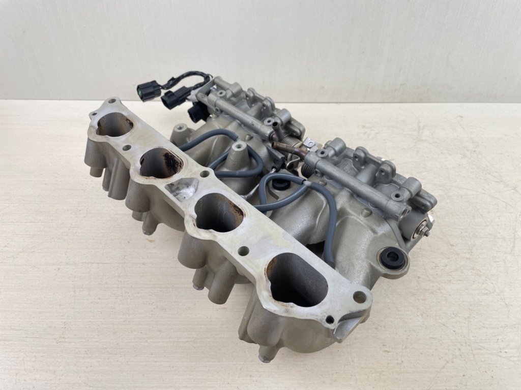 2001-2010 Yamaha 115HP 4 Stroke Outboard Intake Manifold & Throttle Body Setup 