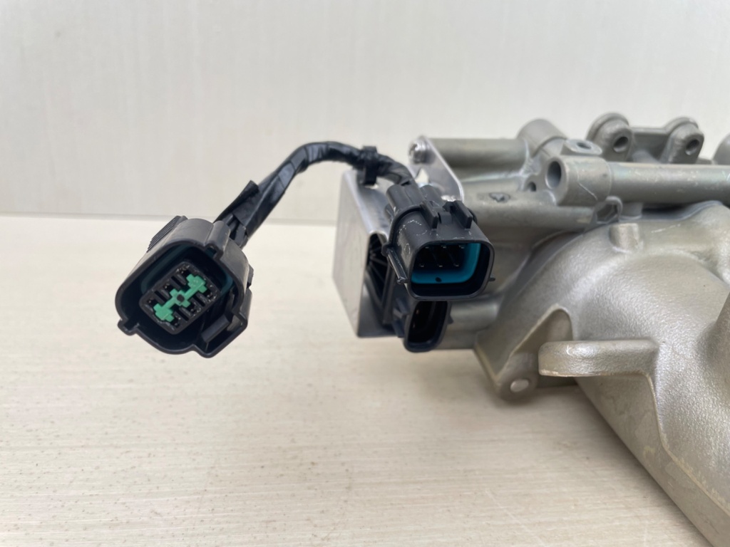 2001-2010 Yamaha 115HP 4 Stroke Outboard Intake Manifold & Throttle Body Setup 