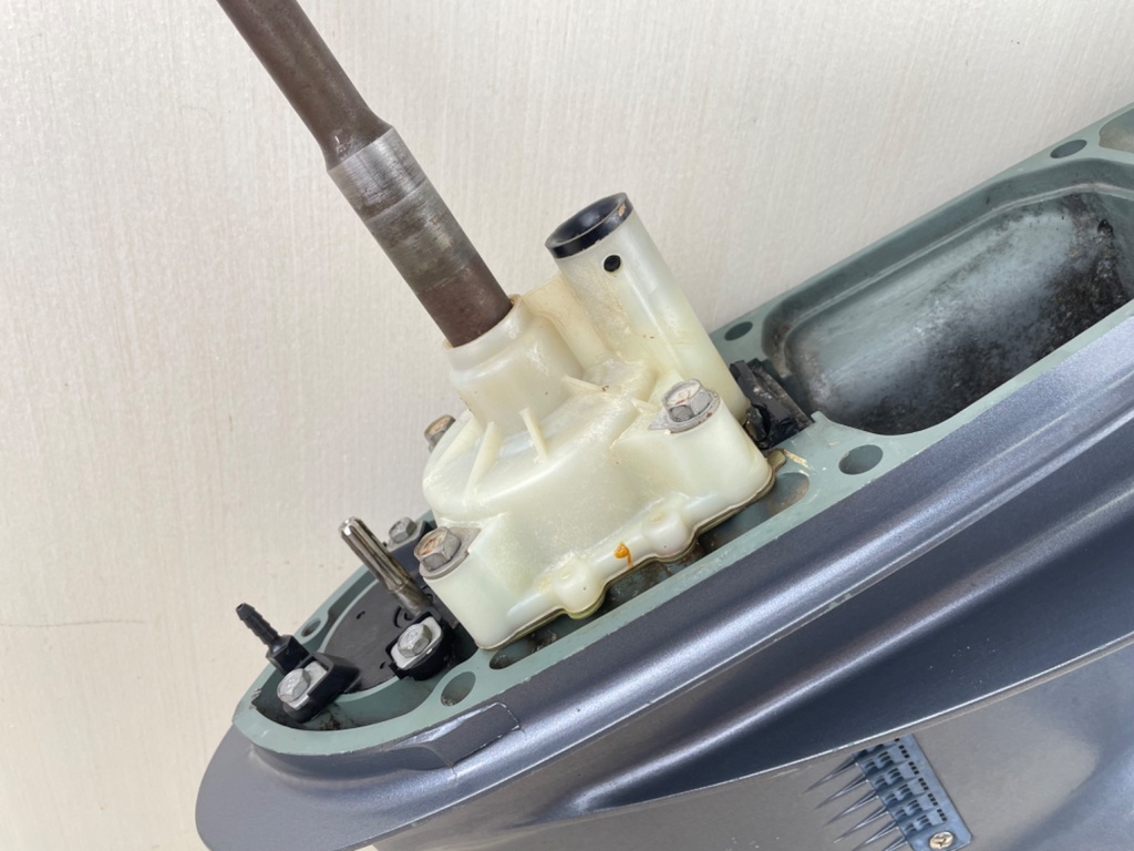 2000-2015  Yamaha 115HP 4 Stroke Outboard 20" Lower Unit Gear Case 68V-45300-12-8D