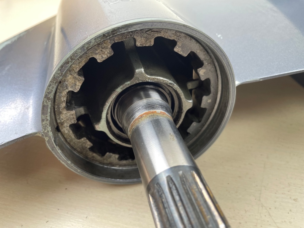 2000-2015  Yamaha 115HP 4 Stroke Outboard 20" Lower Unit Gear Case 68V-45300-12-8D