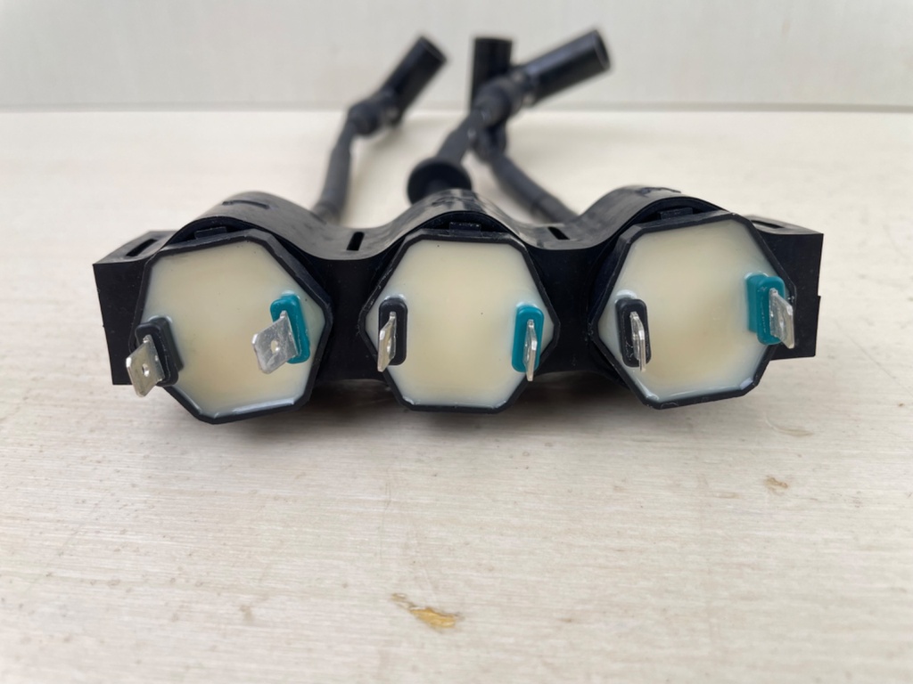 2002+ Honda 25 30 HP 4 Stroke Outboard Ignition Coil Assembly 30500-ZW2-F01