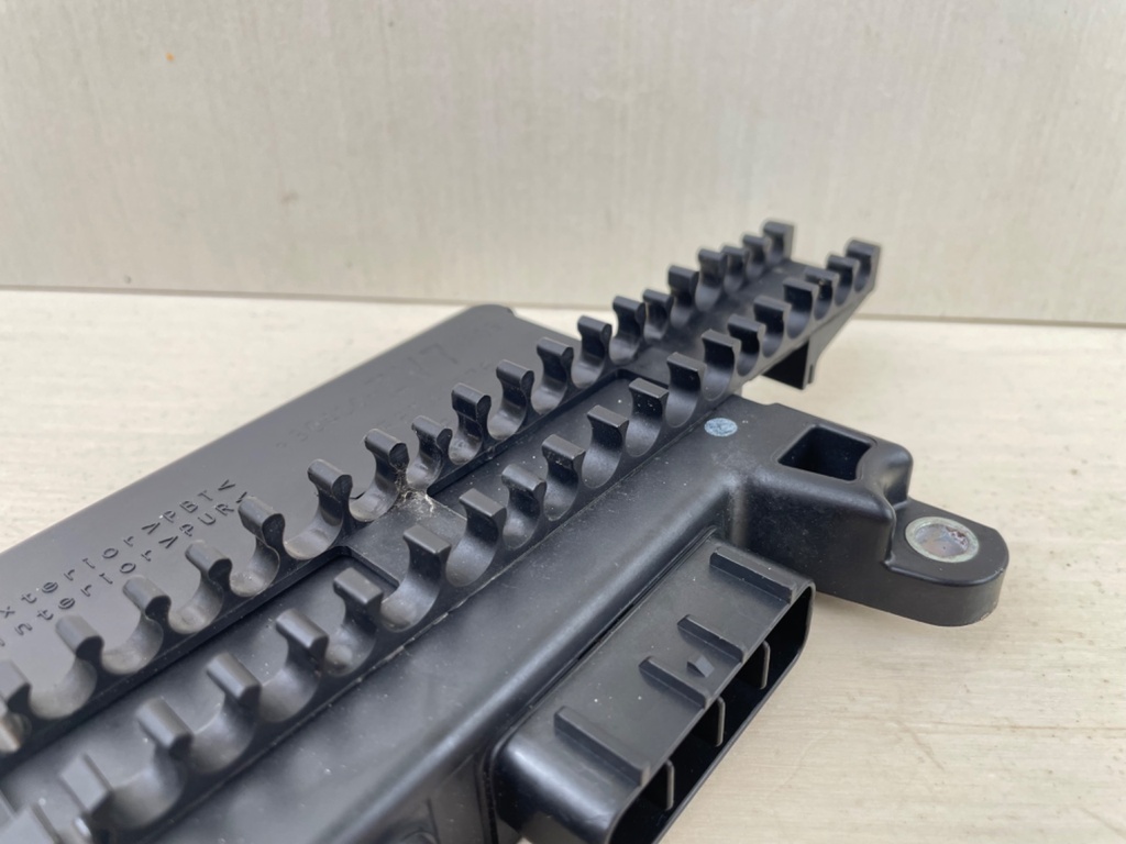 2007 Honda 25HP 4 Stroke Outboard CDI Ignition Control Module 30400-ZV7-F03