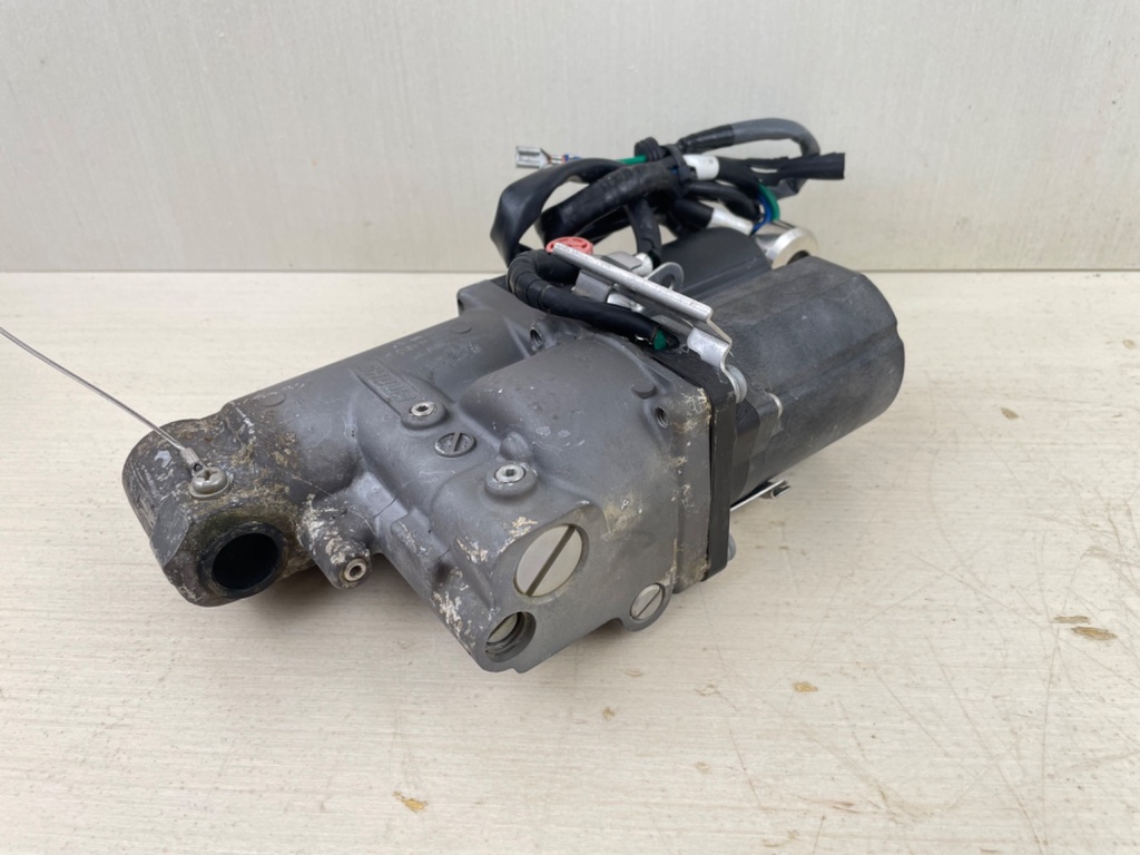 Honda 4 Stroke Outboard 25 30 HP Power Trim Unit Assembly 56000-ZW2-F17