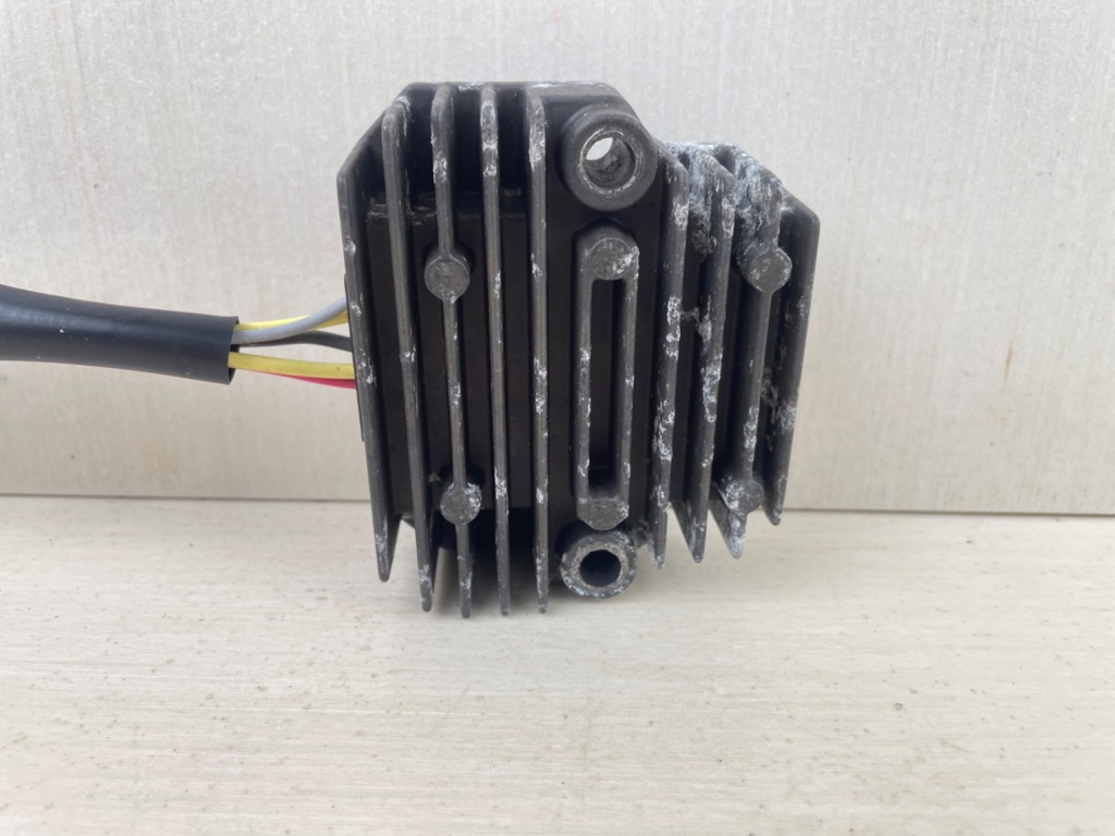 2002 Yamaha 30HP F30 4 Stroke Rectifier & Regulator Assembly 65W-81960-10-00