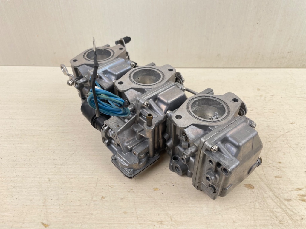 2008 Yamaha 70HP 2 Stroke Outboard Carburetor Set Bottom Top Middle 1 2 3