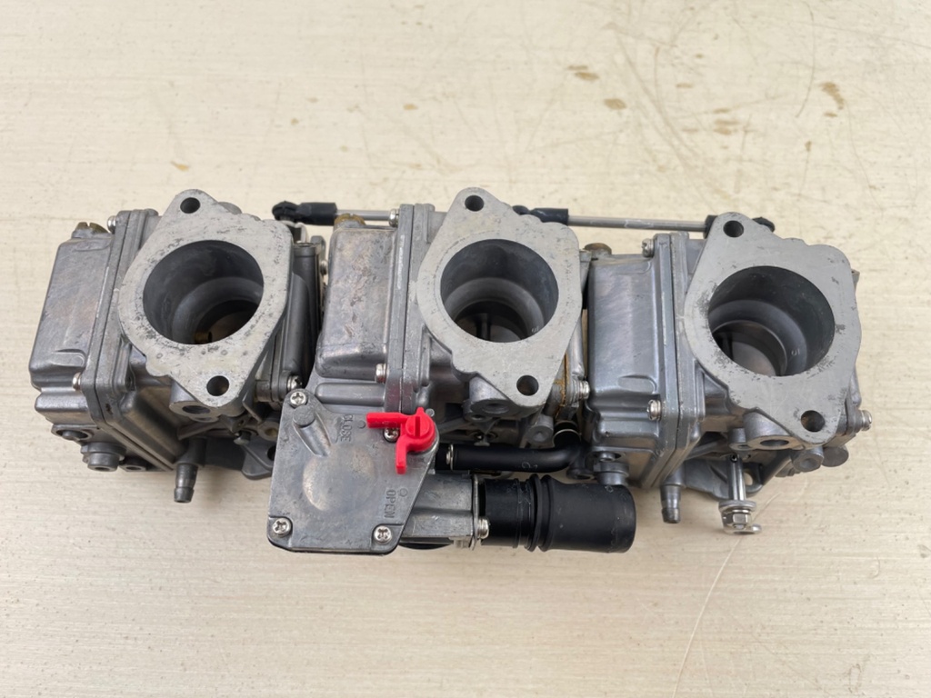 2008 Yamaha 70HP 2 Stroke Outboard Carburetor Set Bottom Top Middle 1 2 3