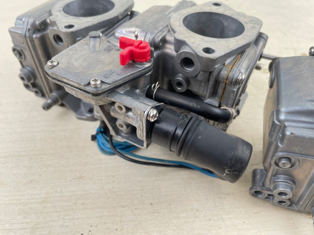 2008 Yamaha 70HP 2 Stroke Outboard Carburetor Set Bottom Top Middle 1 2 3