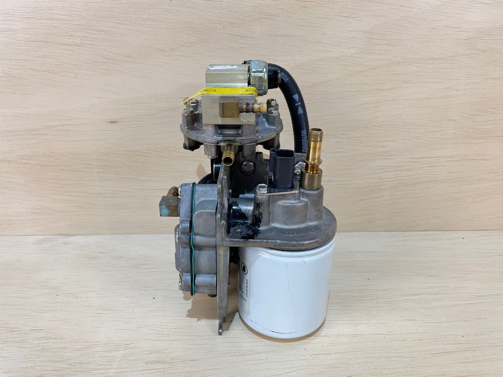 1999 Evinrude 175HP Oil Lift Pump & Injector With Manifold