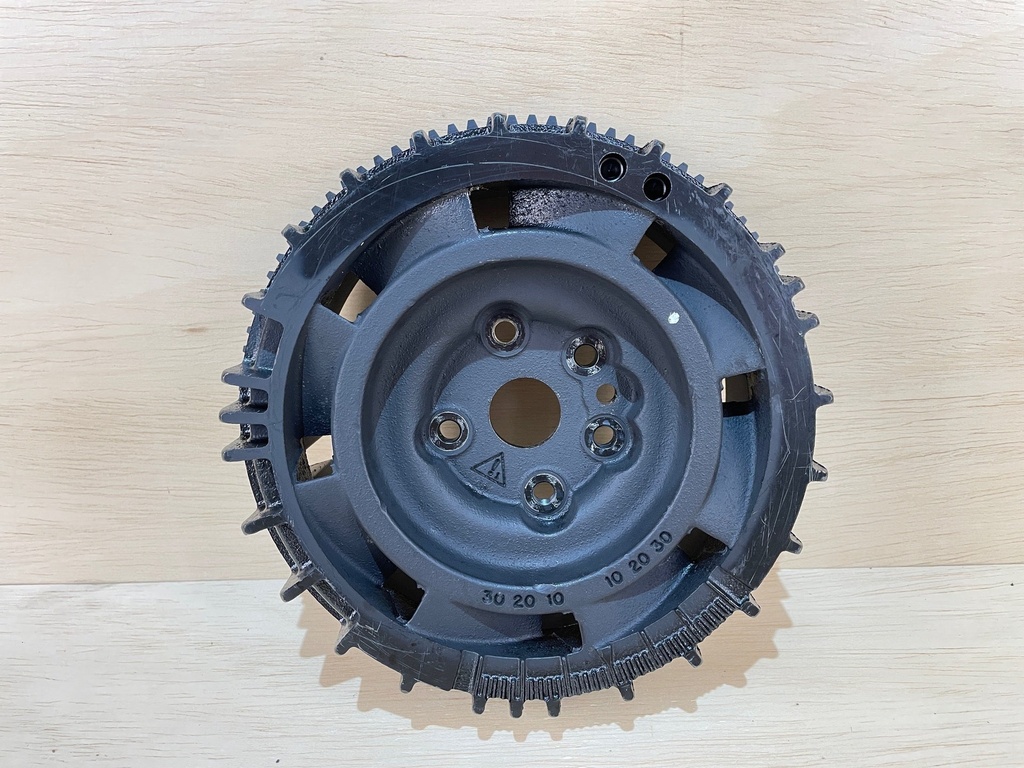 1999 Evinrude 175HP Outboard Engine Flywheel Assembly 0586338