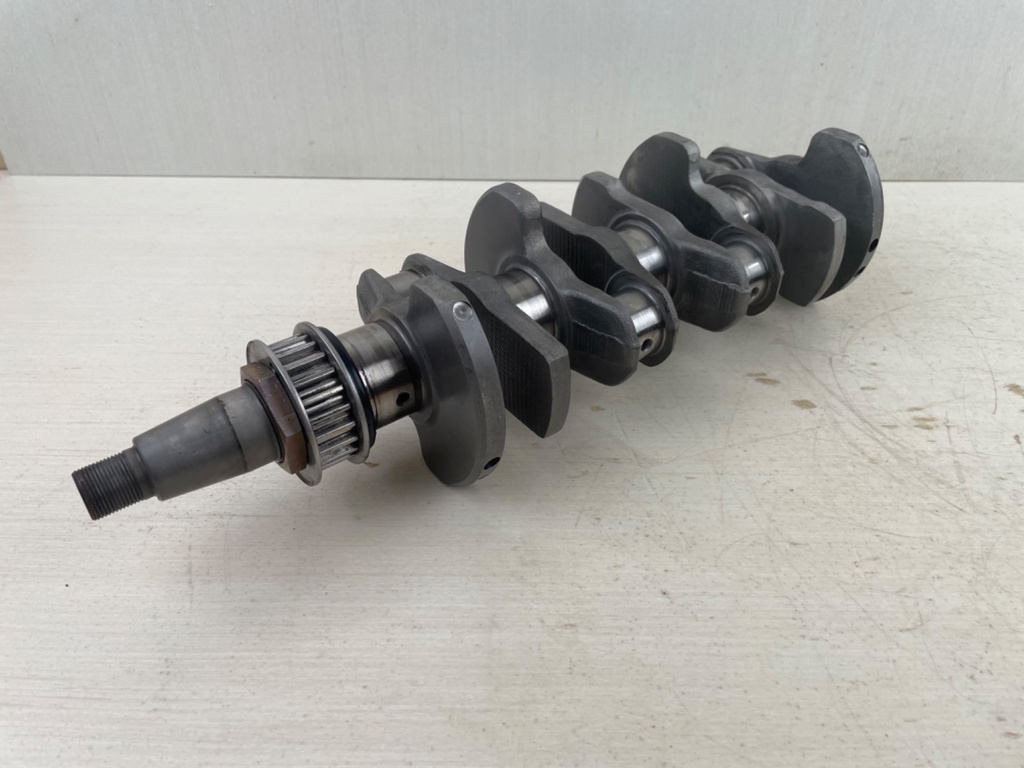 1999 Yamaha 50HP 4 Stroke Outboard Crankshaft Assembly 62Y-11411-00-00