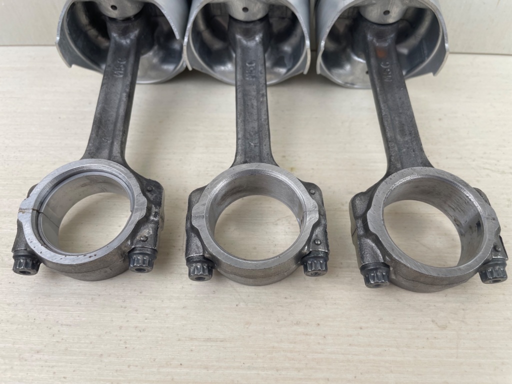 1999 Yamaha 50HP 4 Stroke Outboard Piston & Connecting Rod Set 62Y-11631-00-96