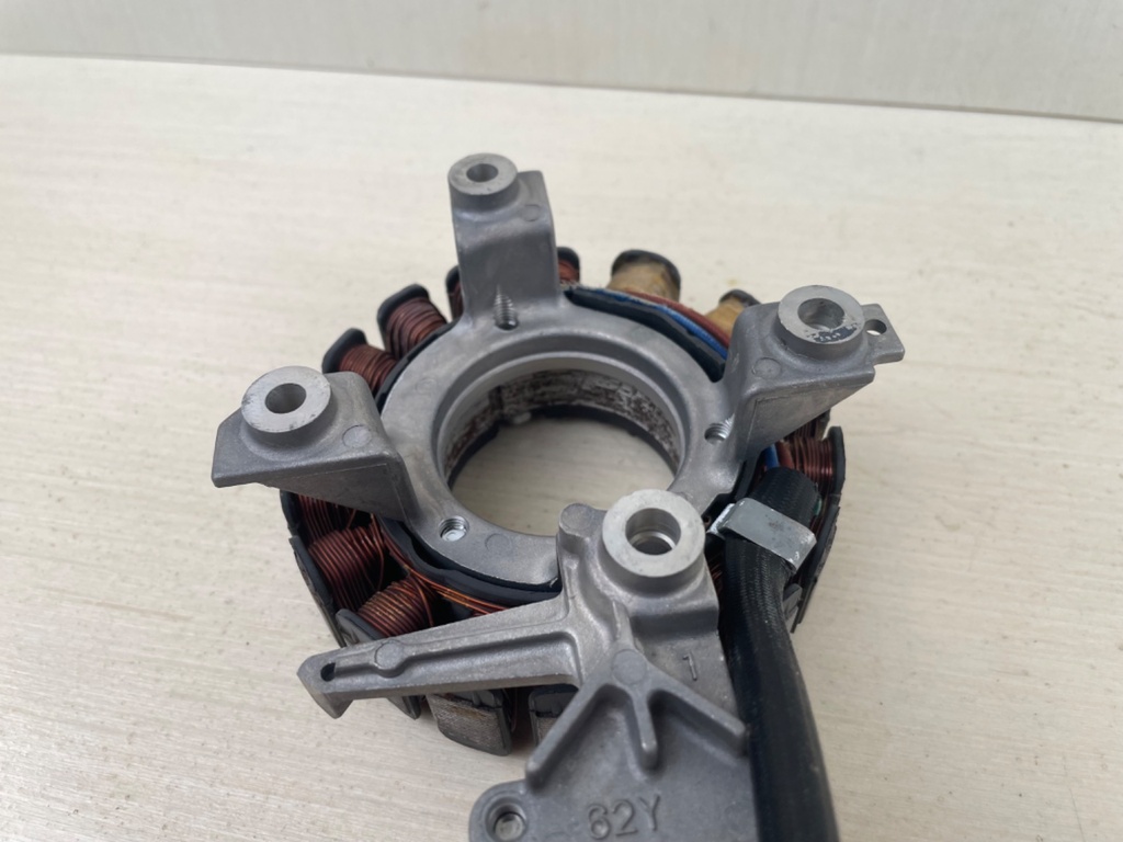 1995 - 2000 Yamaha 50HP 4 Stroke Outboard Stator & Base Assembly 62Y-85510-01-00