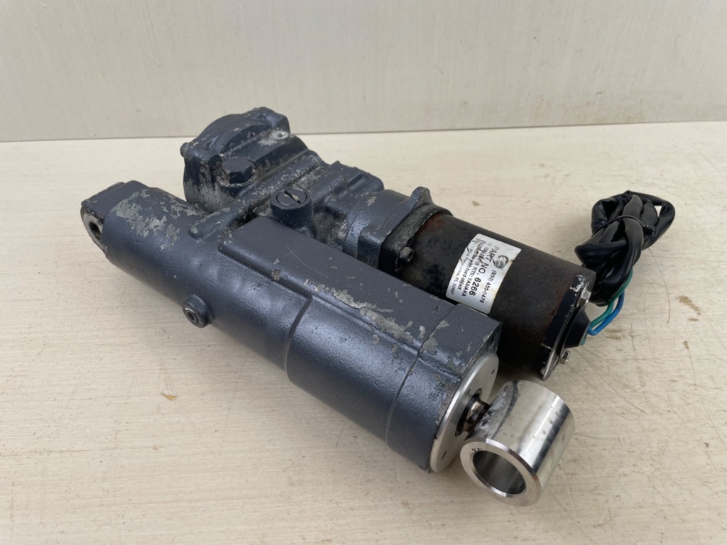1995 - 2001 Yamaha 40 50 HP 4 Stroke Outboard Power Trim & Tilt Unit Assembly