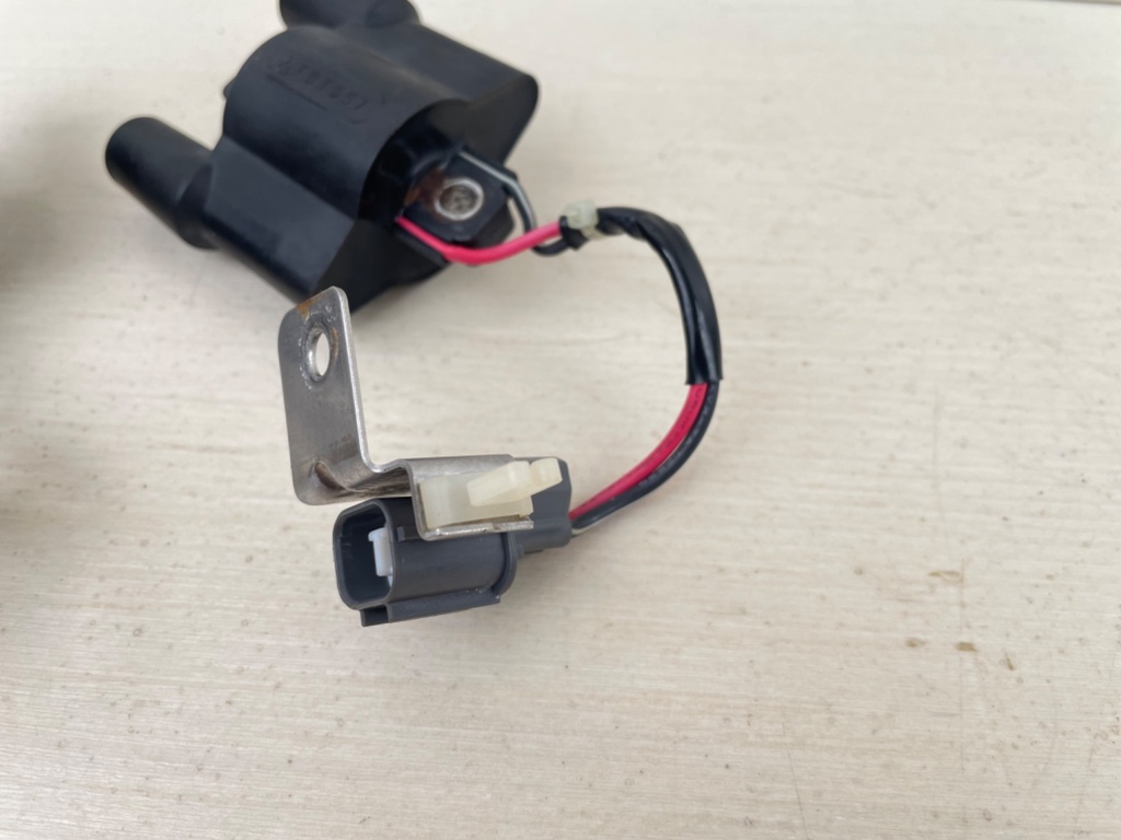 2006 Yamaha 50HP 4 Stroke Outboard Ignition Coil Set W/ Wires 63P-82310-01-00