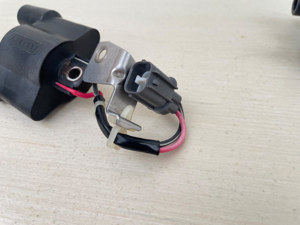 2006 Yamaha 50HP 4 Stroke Outboard Ignition Coil Set W/ Wires 63P-82310-01-00