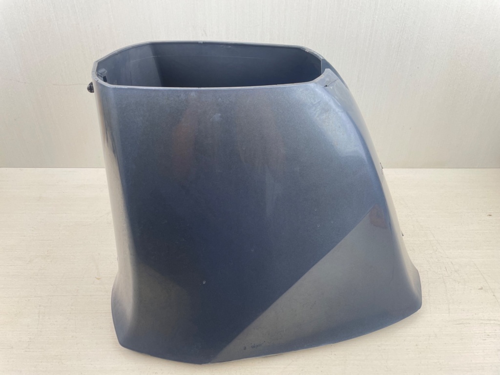 2003 Yamaha F115 115HP 4 Stroke Outboard Lower Pan Bottom Cowling 68V-42710-01-8D