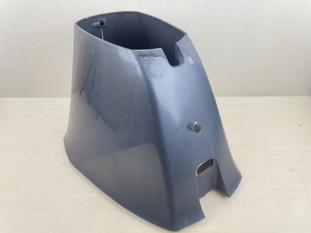 2003 Yamaha F115 115HP 4 Stroke Outboard Lower Pan Bottom Cowling 68V-42710-01-8D