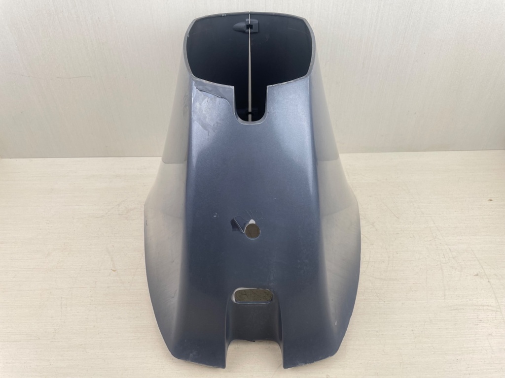 2003 Yamaha F115 115HP 4 Stroke Outboard Lower Pan Bottom Cowling 68V-42710-01-8D