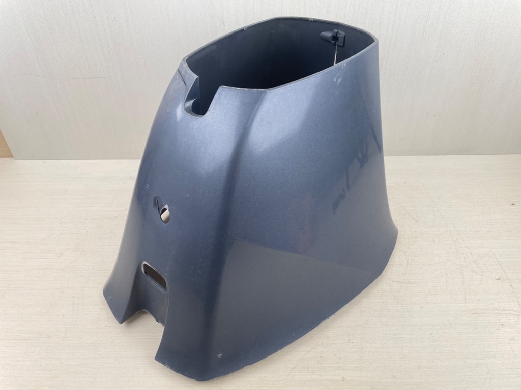 2003 Yamaha F115 115HP 4 Stroke Outboard Lower Pan Bottom Cowling 68V-42710-01-8D