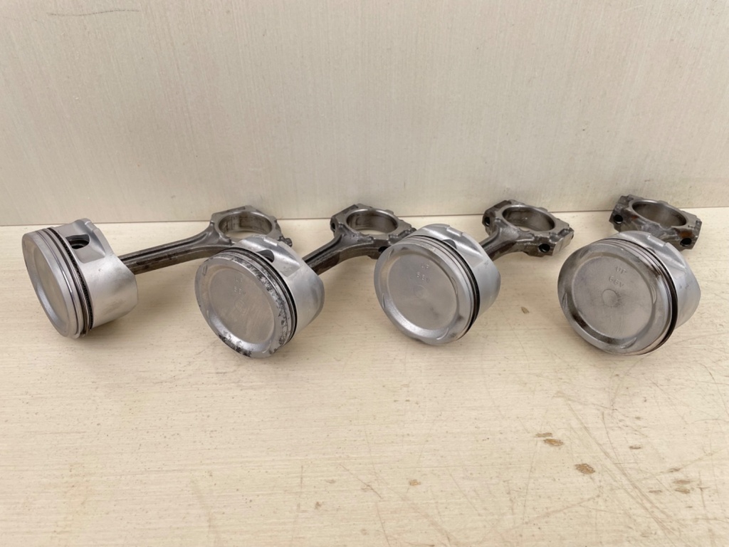 2003 Yamaha 115HP 4 Stroke Outboard Engine Piston Set Assembly 68V-W1164-02-00