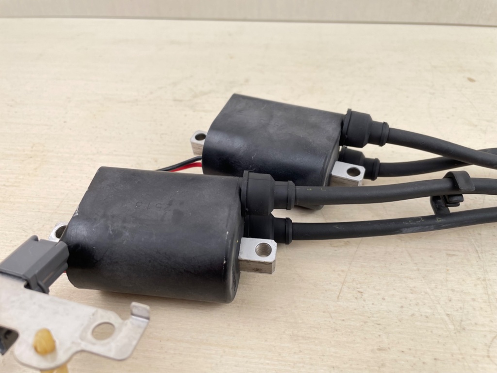 2003 Yamaha 115HP F115 Outboard Ignition Coil 68V-82310-10-00  68V-82310-00-00