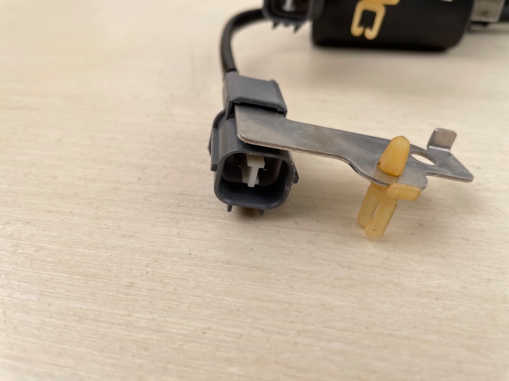 2003 Yamaha 115HP F115 Outboard Ignition Coil 68V-82310-10-00  68V-82310-00-00