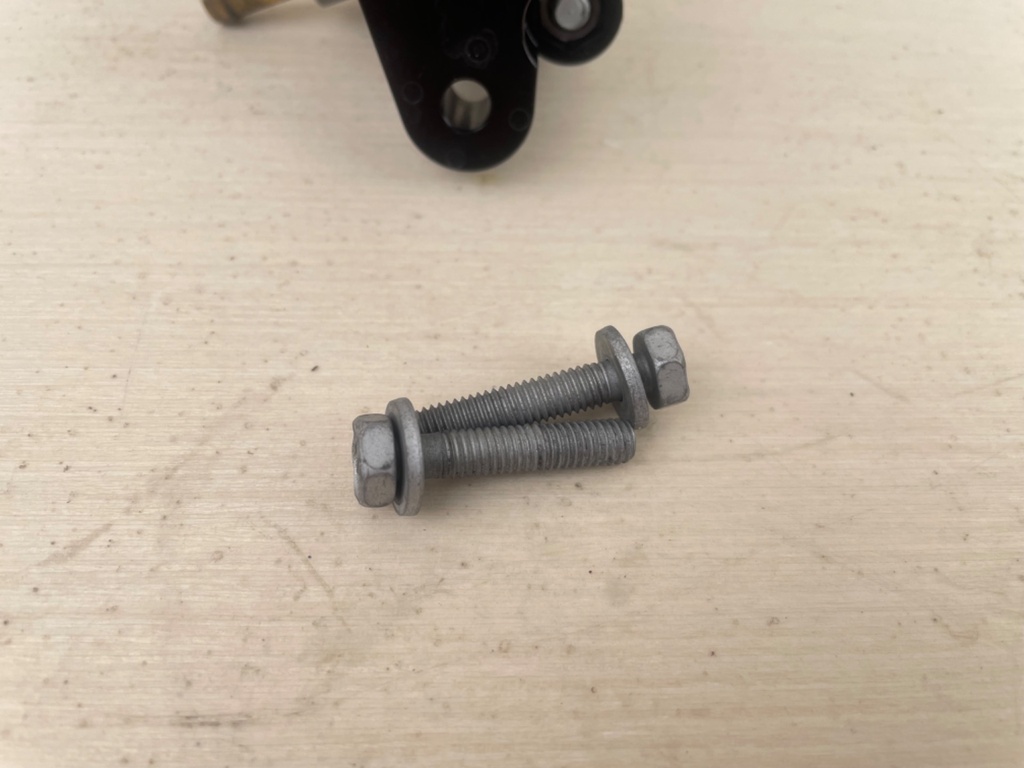 2003 Yamaha 115HP F115 Outboard Engine Fuel Pump Assembly 68V-24410-00-00