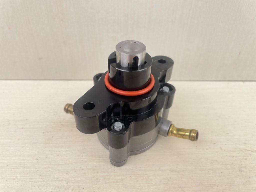 2003 Yamaha 115HP F115 Outboard Engine Fuel Pump Assembly 68V-24410-00-00