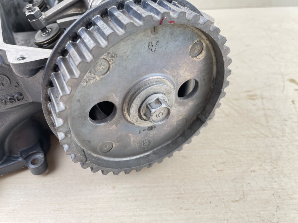 2000 Yamaha 25HP 4 Stroke Outboard Cylinder Head Assembly 65W-W009A-12-4D