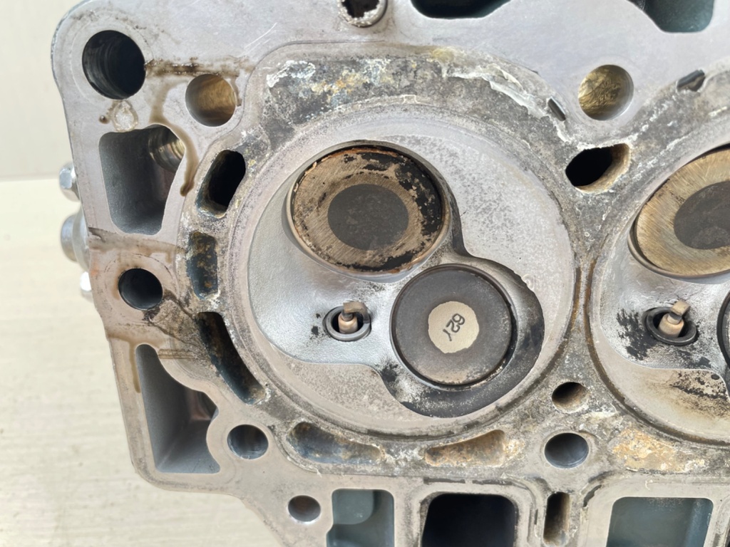 2000 Yamaha 25HP 4 Stroke Outboard Cylinder Head Assembly 65W-W009A-12-4D