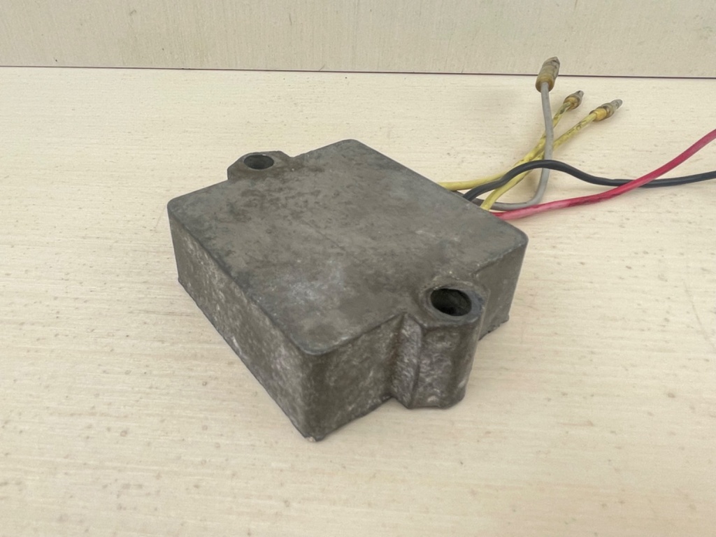 2000 Yamaha 40HP 4 Stroke Outboard Rectifier & Regulator Assembly 65W-81960-00-00