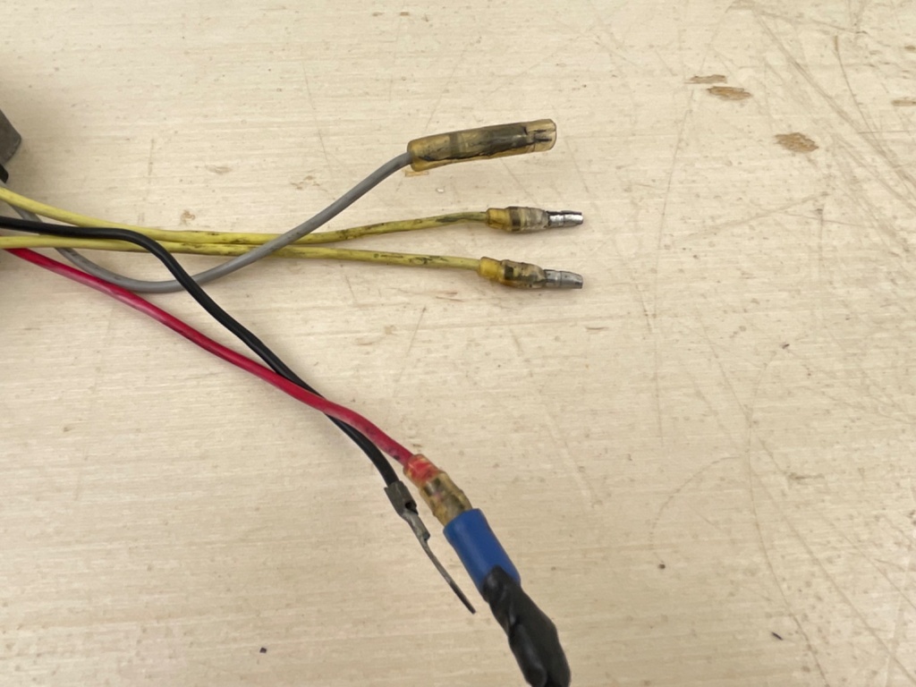 2000 Yamaha 40HP 4 Stroke Outboard Rectifier & Regulator Assembly 65W-81960-00-00