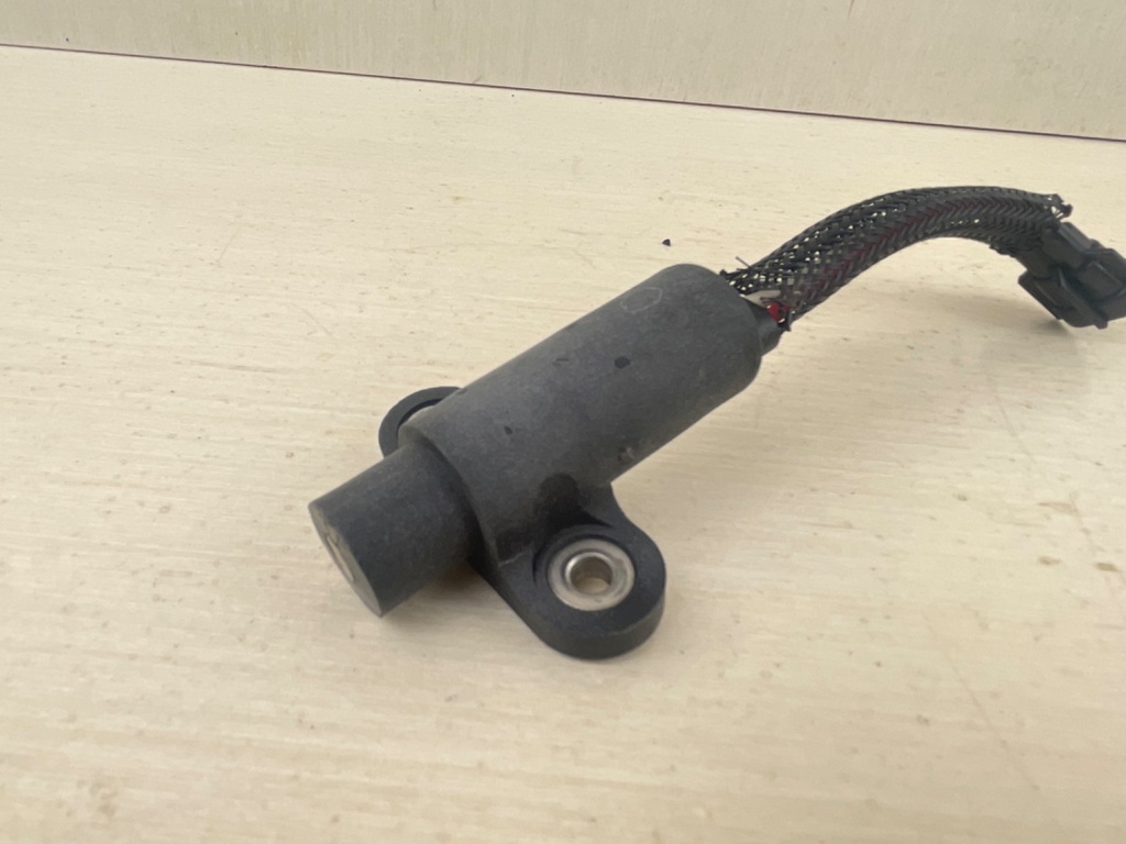 2000 Yamaha 40HP 4 Stroke Outboard Coil Pulser Assembly 65W-85580-00-00