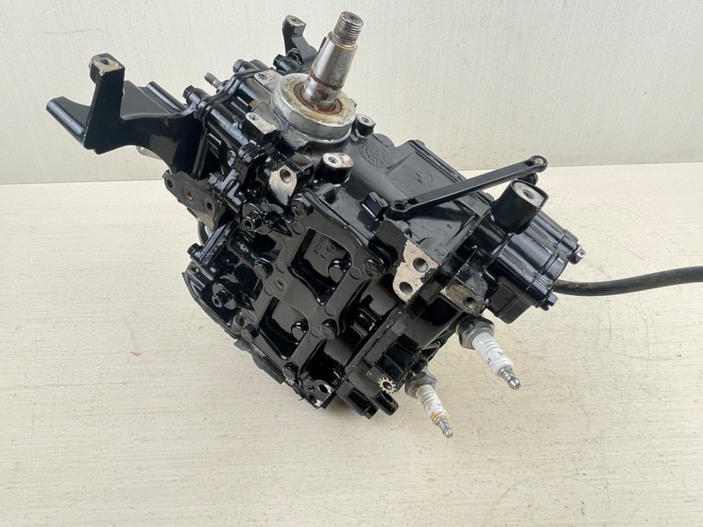 1998 Johnson 9.9 15 HP 2 Stroke Outboard Powerhead Crankcase Assembly