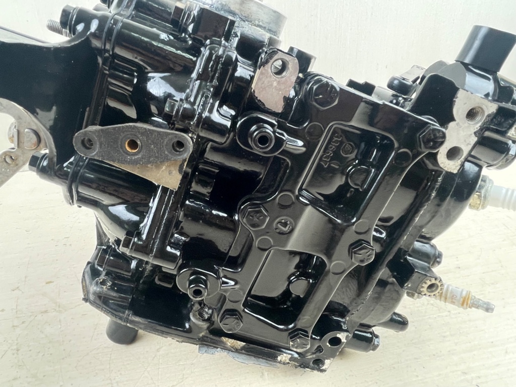 1998 Johnson 9.9 15 HP 2 Stroke Outboard Powerhead Crankcase Assembly