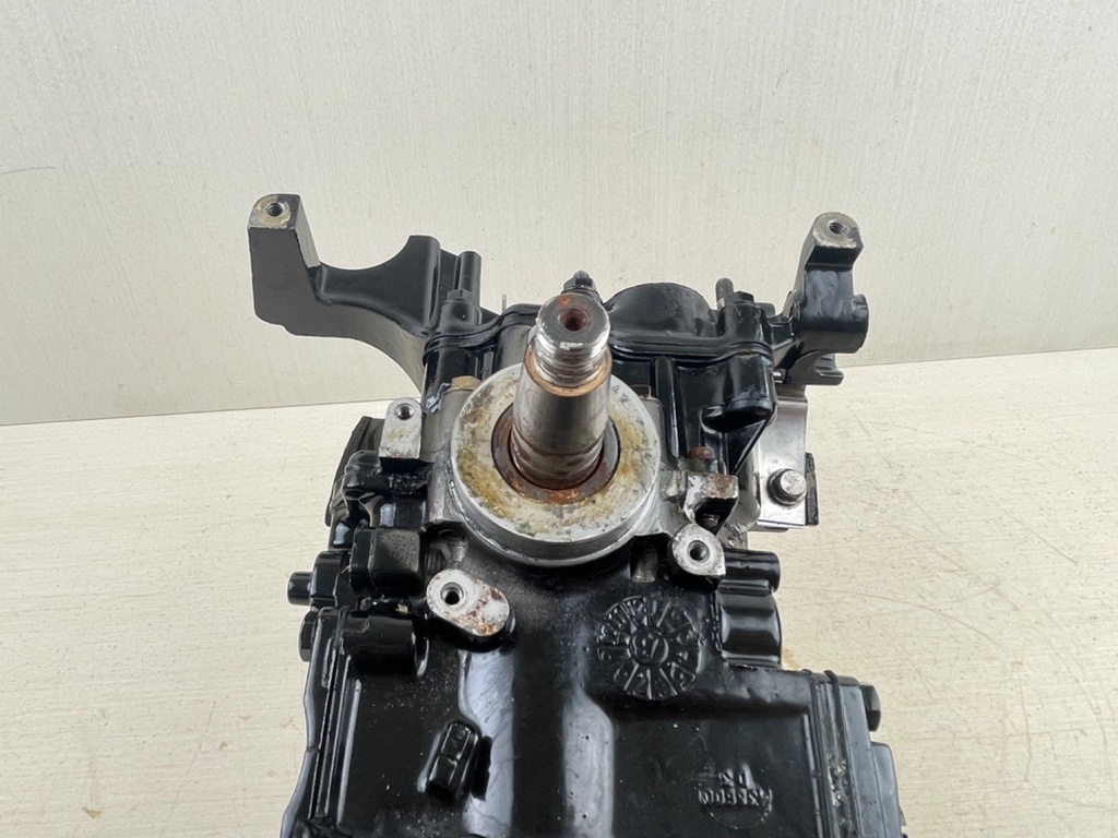 1998 Johnson 9.9 15 HP 2 Stroke Outboard Powerhead Crankcase Assembly