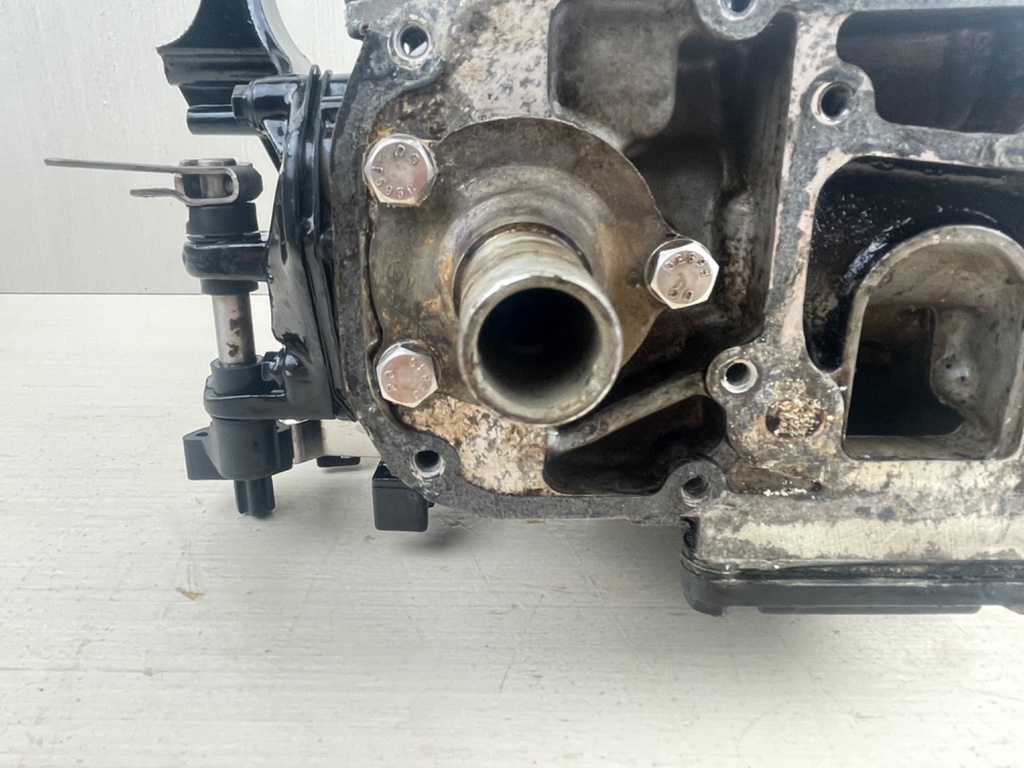 1998 Johnson 9.9 15 HP 2 Stroke Outboard Powerhead Crankcase Assembly