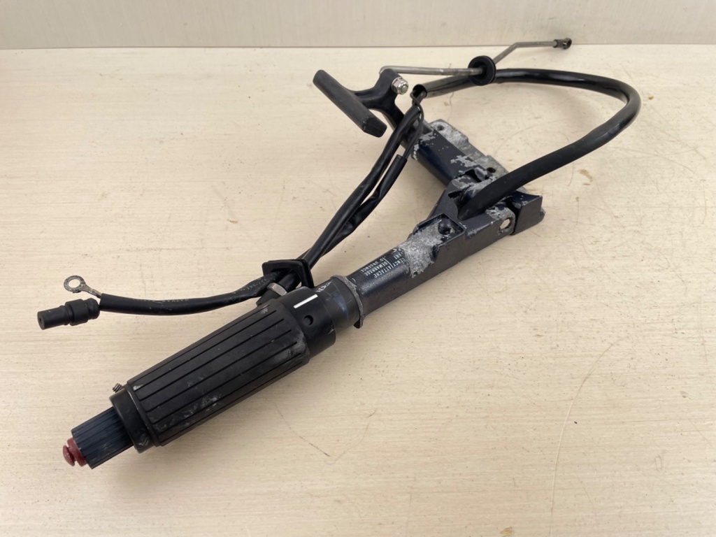 1990 Evinrude Johnson 30HP 2 Stroke Outboard Tiller Handle Setup 0434094