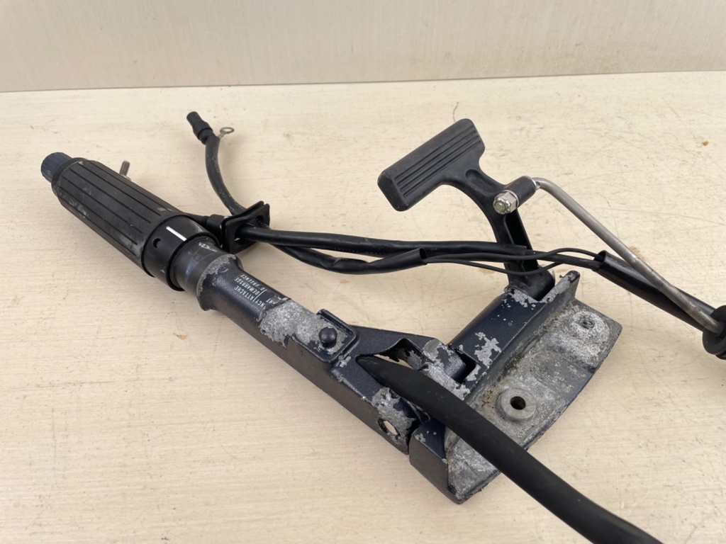 1990 Evinrude Johnson 30HP 2 Stroke Outboard Tiller Handle Setup 0434094