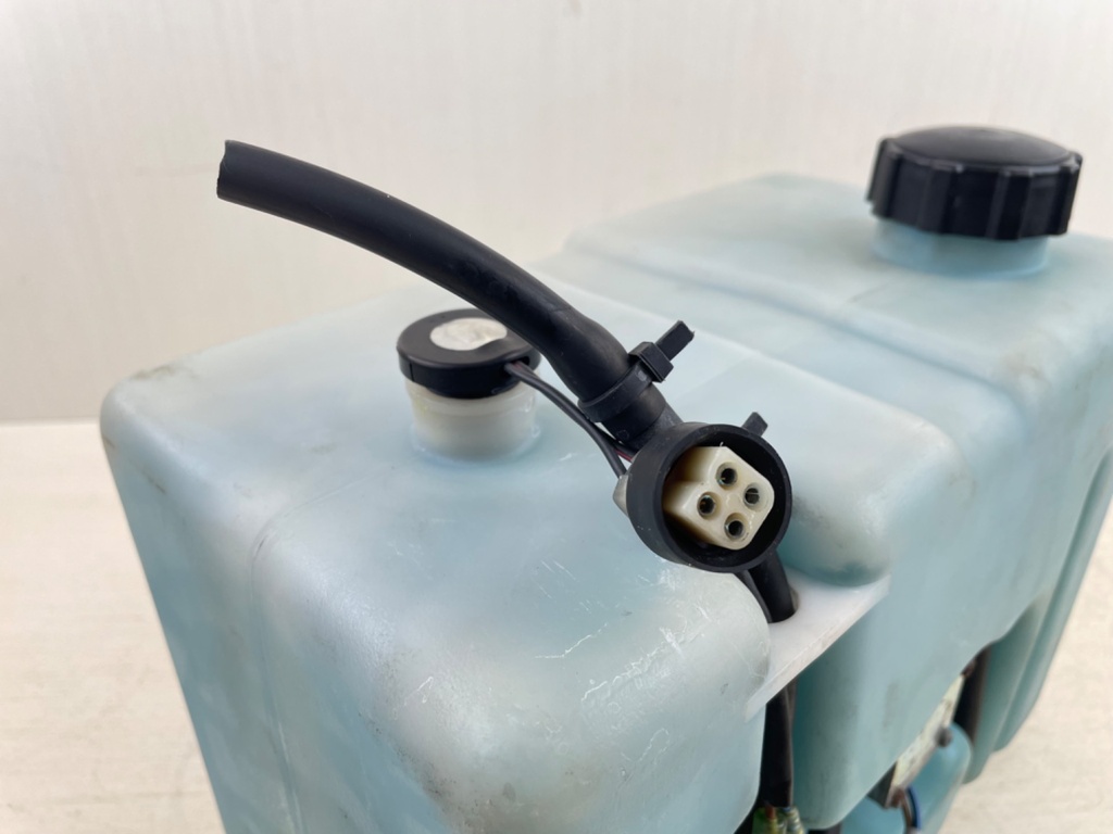 Yamaha Outboard 2 Stroke Remote Sub Oil Tank With Pump & Sensor 10.5L